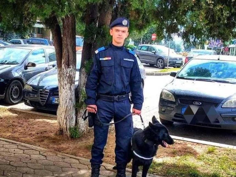 Un jandarm aflat în timpul liber a salvat o mamă și doi copii din apartamentul care luase foc