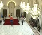 Marcel Ciolacu, Nicolae Văcăroiu, Viorica Dăncilă, Adrian Năstase, Alexandru Mironov, Emil Constantinescu la funeraliile de stat ale lui Ion Iliescu la Palatul Cotroceni. FOTO: captură de ecran