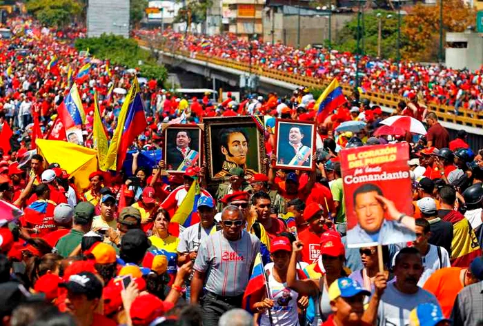 Oamenii din Caracas îşi plâng fostul conducător (Reuters)