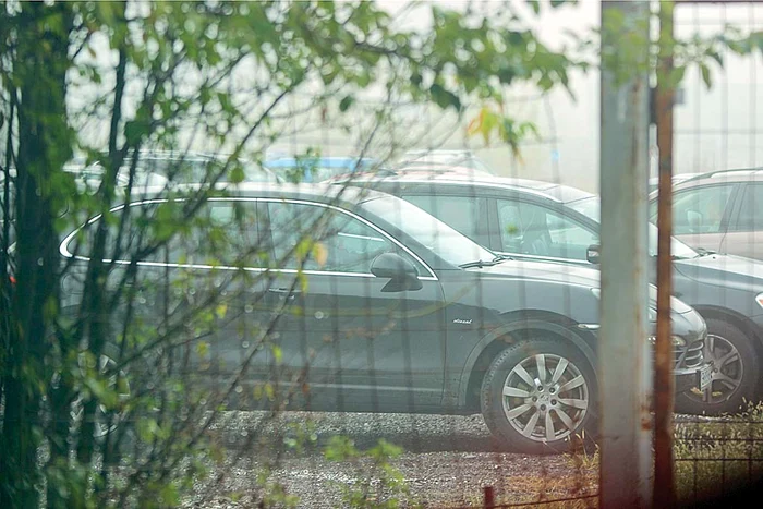 Bogdan Mara locuiește  acum la fosta soție. Click!  l-a surprins plecând  dimineața de la apartament