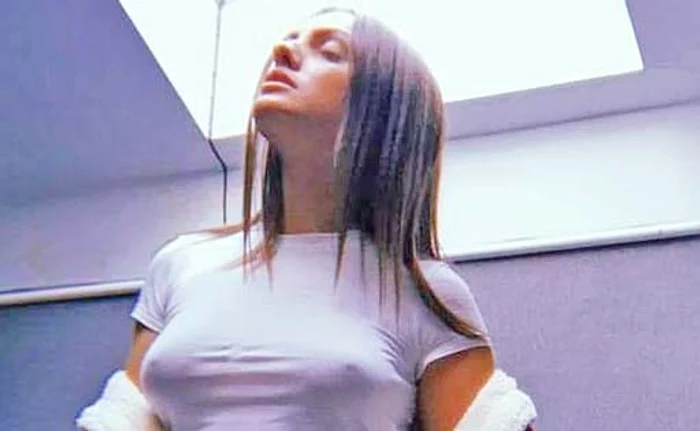 
    Alexandra Stan  nu poartă  niciodată  sutien  