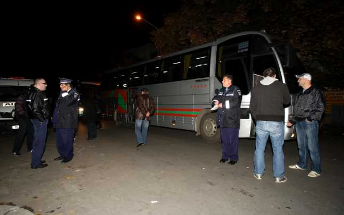 Poliţiştii au început să se strângă în jurul orei 5.30
