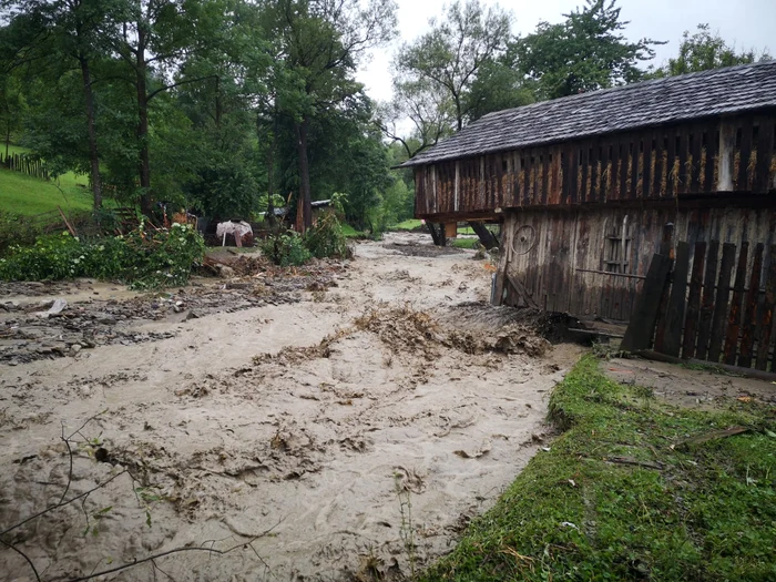 Multe gospodării au avut de suferit din cauza puhoaielor