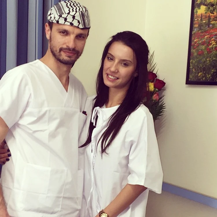 Bruneta şi-a corectat o deviaţie de dept care îi făcea probleme de mai mult timp