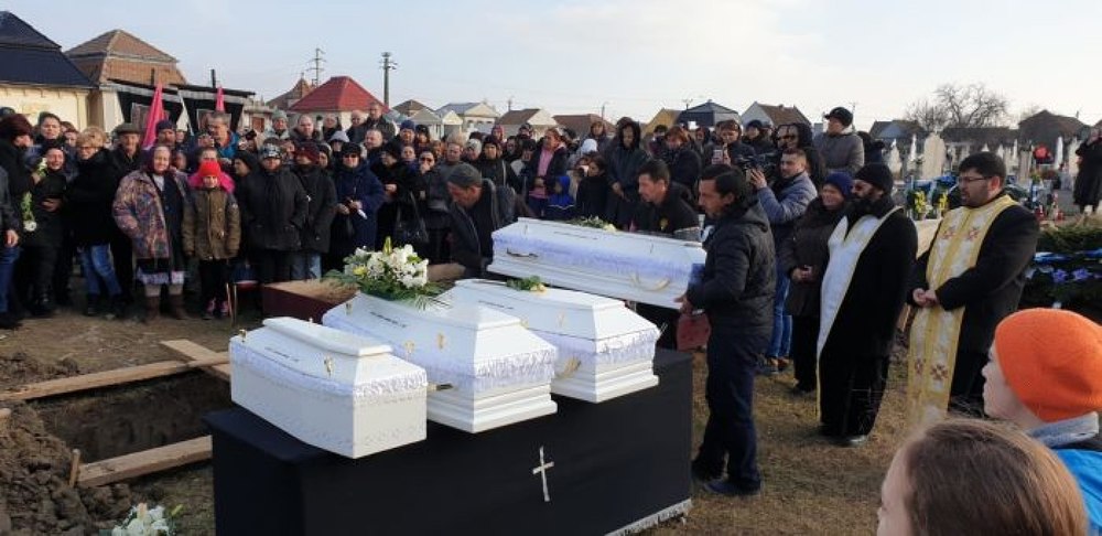 Patru copii morți într-un incendiu. Pedepsele primite de părinții aflați la bar în momentul tragediei