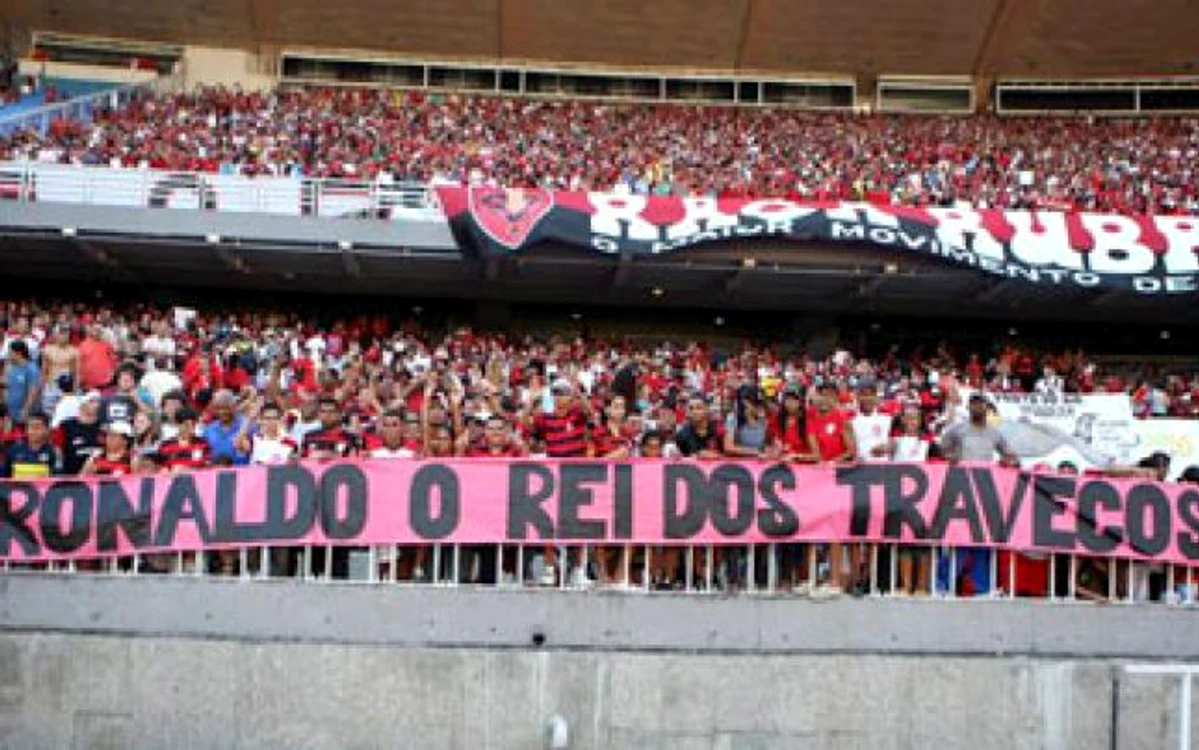 “Ronaldo, regele travestiţilor!”