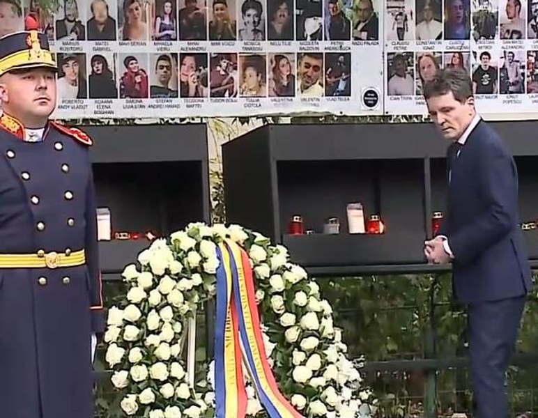 Nicușor Dan a depus o coroană de flori în memoria victimelor tragediei de la Colectiv