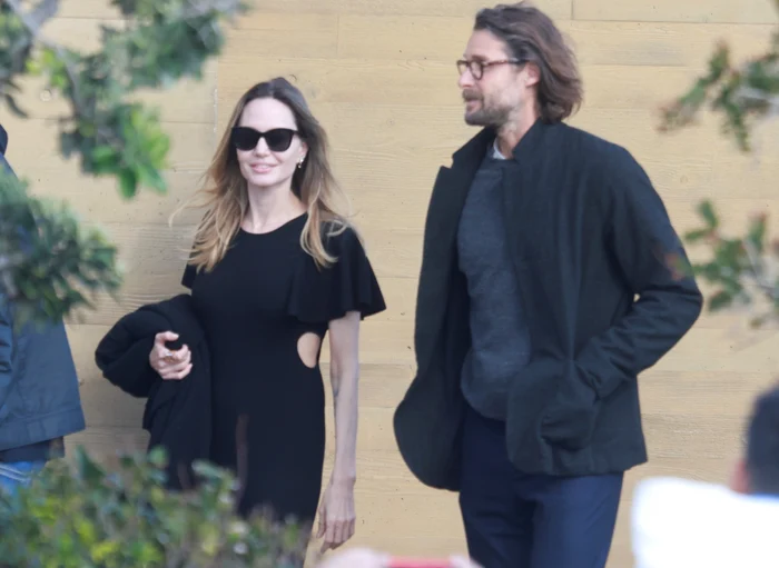 Angelina Jolie a luat prânzul cu David Mayer de Rothschild, unul dintre miliardarii lumii