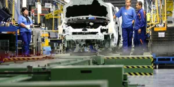 La fabrica din Bănie se produce autoturismul B-Max   