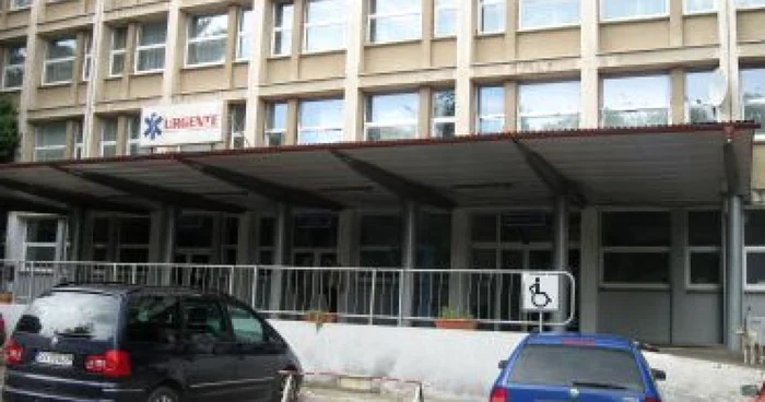 Suceava: A ajuns la spital după ce a tăiat ilegal un copac