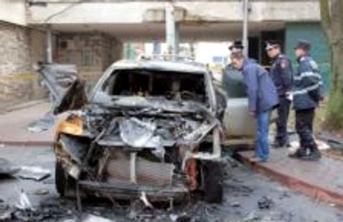 Autoturismul a ars în proporţie de 70 la sută