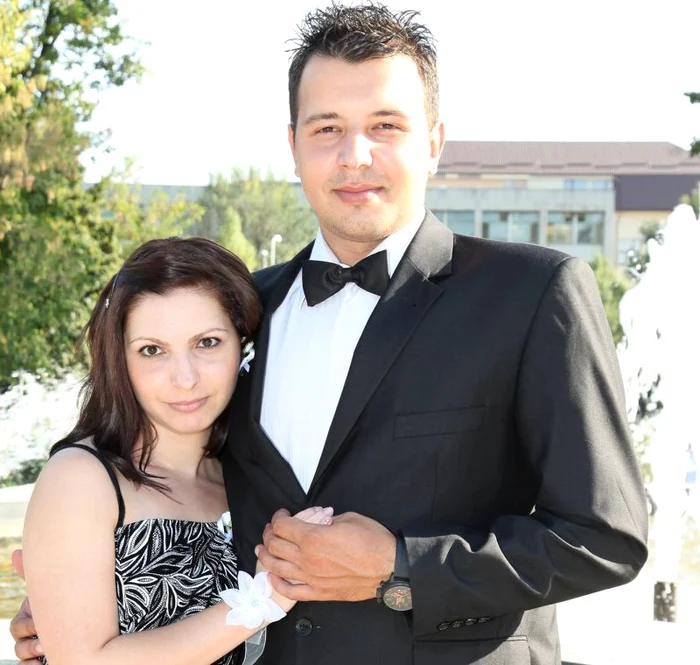 Cristi şi Georgeta sunt vecini de bloc de 15 ani  