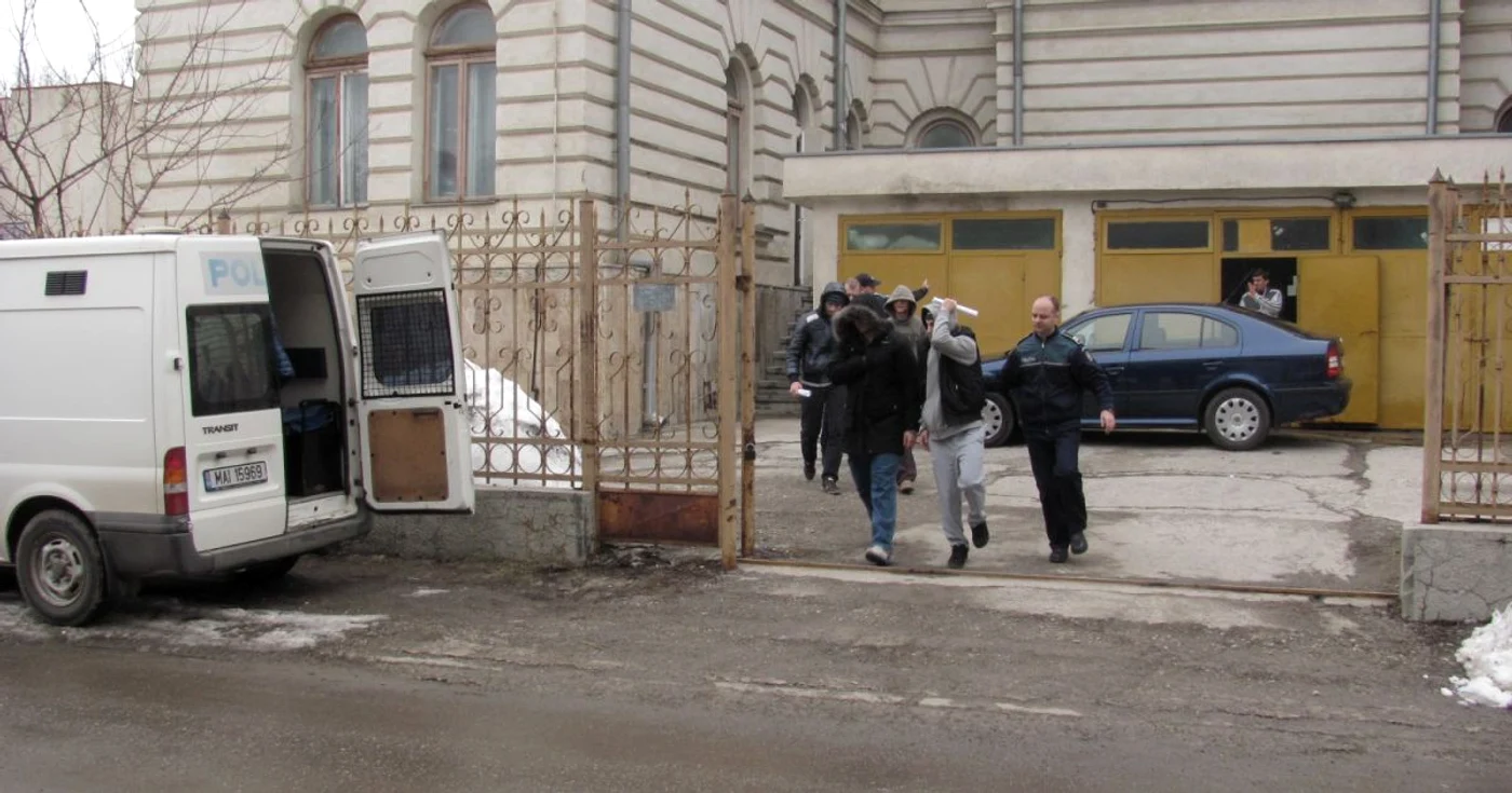 Membrii clanului Buga rămân în arest preventiv FOTO:adevarul