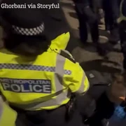 protest ambasada iranului londra captura The Sun png