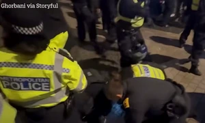 protest ambasada iranului londra captura The Sun png