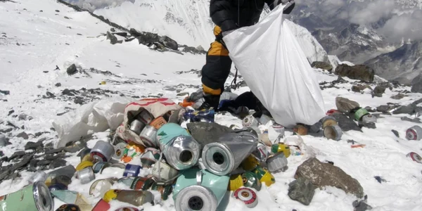 Everest poluare gunoaie FOTO AFP