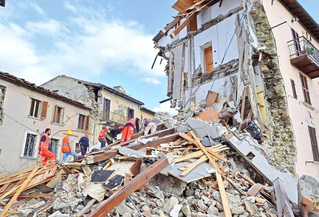 
    Cutremurul a durat  două minute şi  jumătate şi a avut  efecte dezastruoase  în localitatea Amatrice  