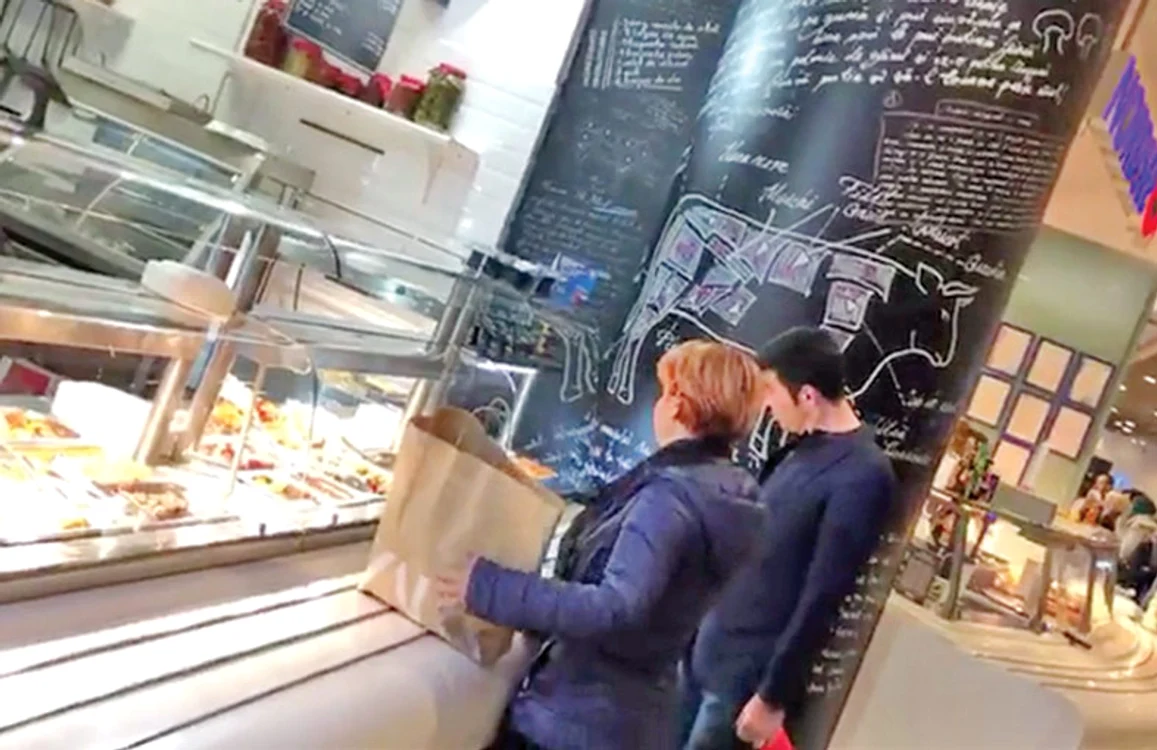 Cei doi s-au oprit  și în zona  de restaurante