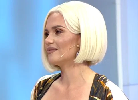 1 cristina siscanu in lacrimi la tv 7 jpg jpeg