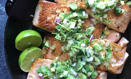 somon cu salsa verde de avocado jpeg
