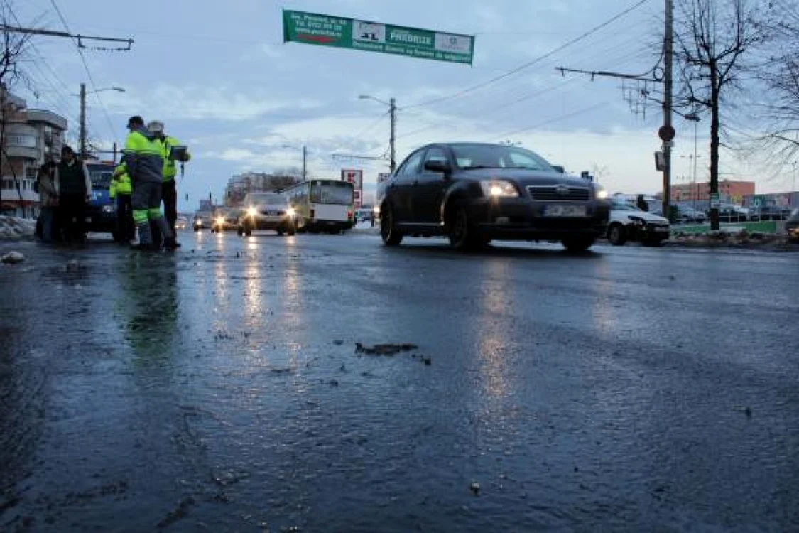 Sticlă pe bulevardele din Iaşi Foto: Ziarul de Iaşi