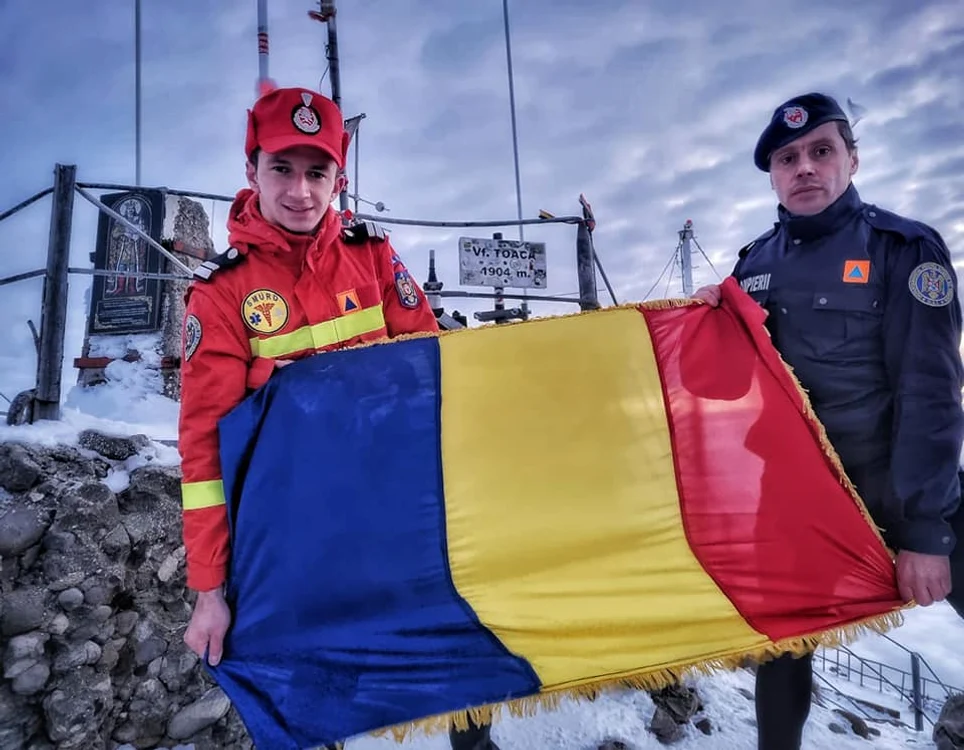 Mario Grecu și Samuel Găvriluț, pe vârful Toaca FOTO ISU Neamț
