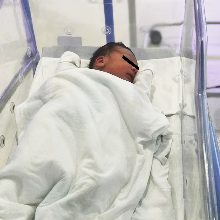 MIhaela Călin a născut un băiețel perfect sănătos