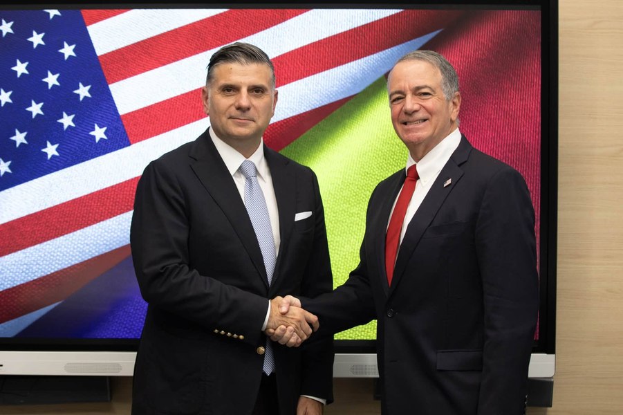 Șeful ASF s-a întâlnit cu ambasadorul SUA pentru a discuta despre piața financiară