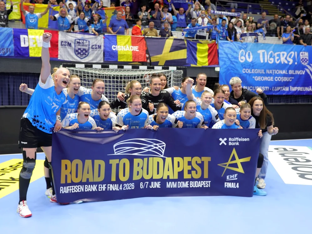 Handbalistele CSMB au sărbătorit calificarea în Final Four (Foto: Marian Burlacu)