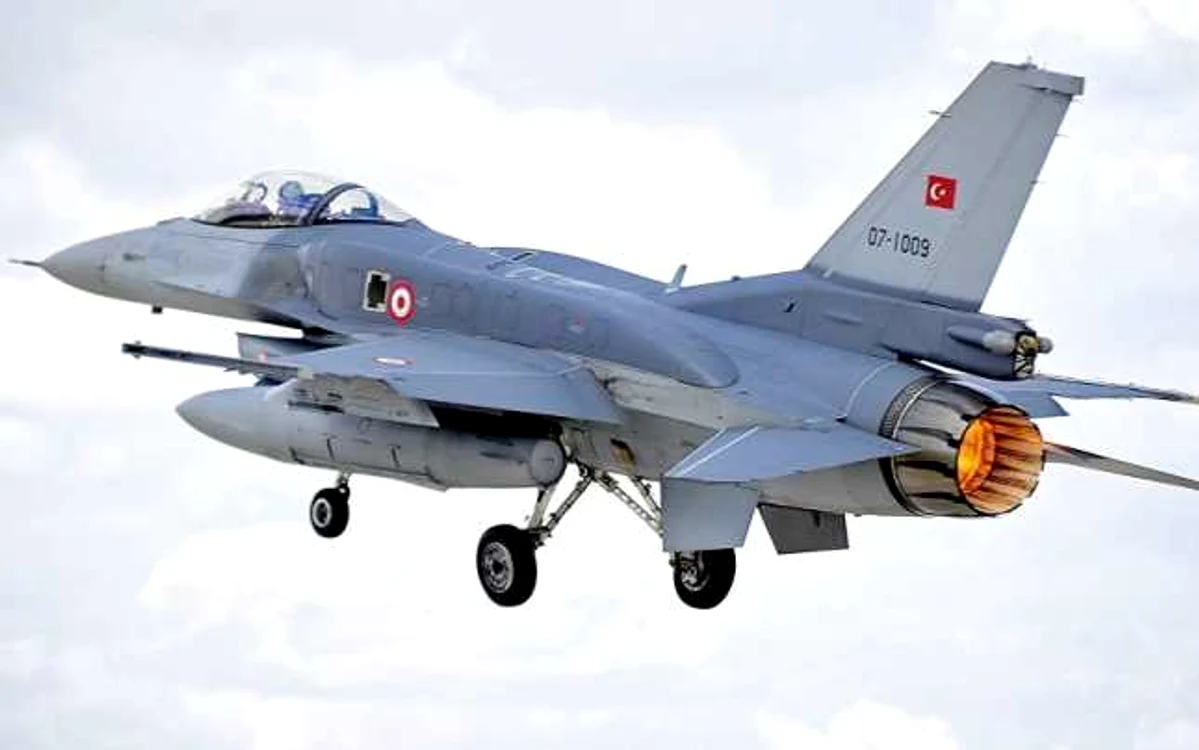 Avioanele F-16 nu au deschis focul asupra aeronavei prezidenţiale a lui Erdogan