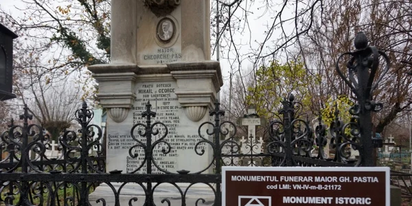 monument pastia