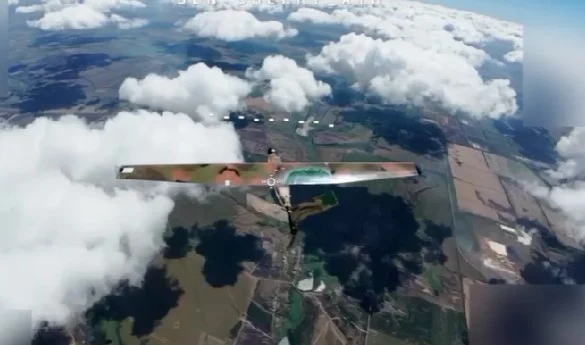 Dronă rară de recunoaștere a Rusiei, dotată cu inteligență artificială, doborâtă de interceptoarele ieftine ale operatorilor ucraineni