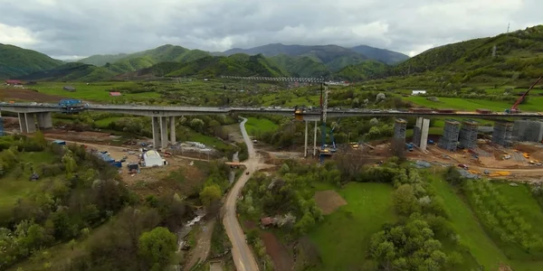 Viaductul Tălmăcel - Lotul I Autostrada Sibiu - Piteşti - stadiu lucrări la finele lunii aprilie 2022 Foto YouTube Radu Ignat