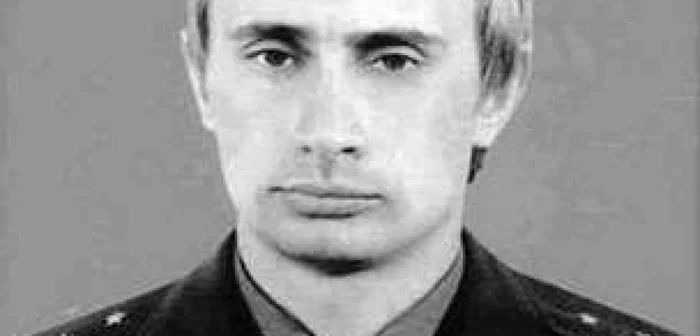 Vladimir Putin îmbrăcat în uniforma KGB FOTO BBC