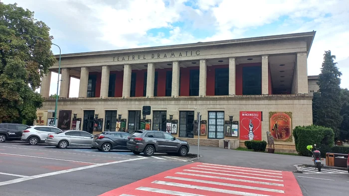 Teatrul Sică Alexandrescu din Brașov, scena unui nou scandal FOTO Ioan Buciumar