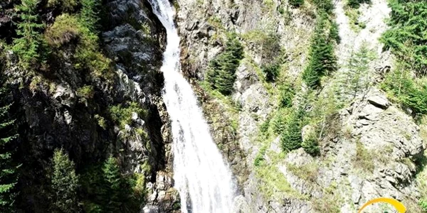 Cascada Moara dracilor din Rezervaţia Iezerul Latoriţei Vâlcea Foto FB Centrul Naţional de Informare şi Promovare Turistică Vâlcea