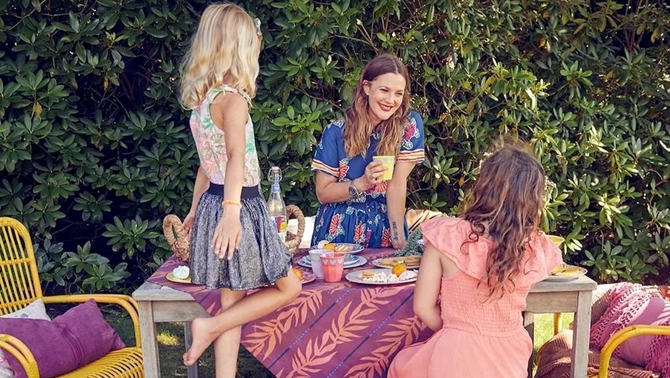 Drew Barrymore își crește singură cele două fetițe (foto: Instagram)