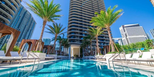 complex apartament orbuletu miami foto Booking jpg