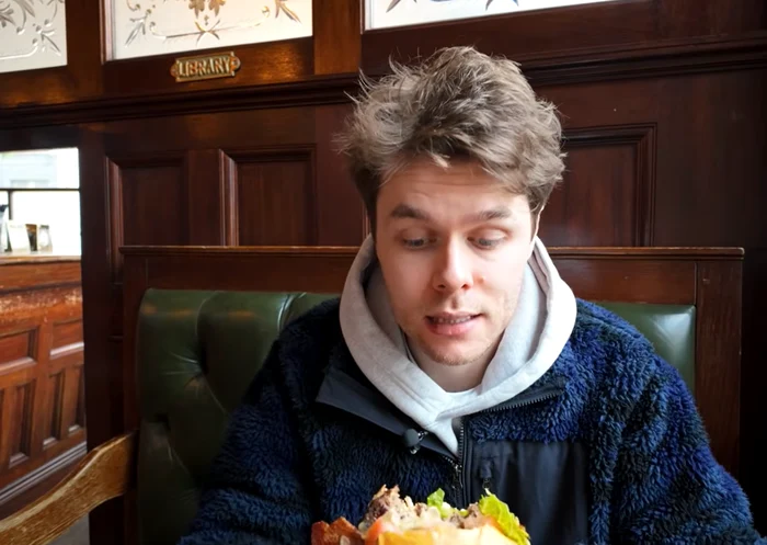 Un youtuber a testat burgerii din Londra. FOTO: YT