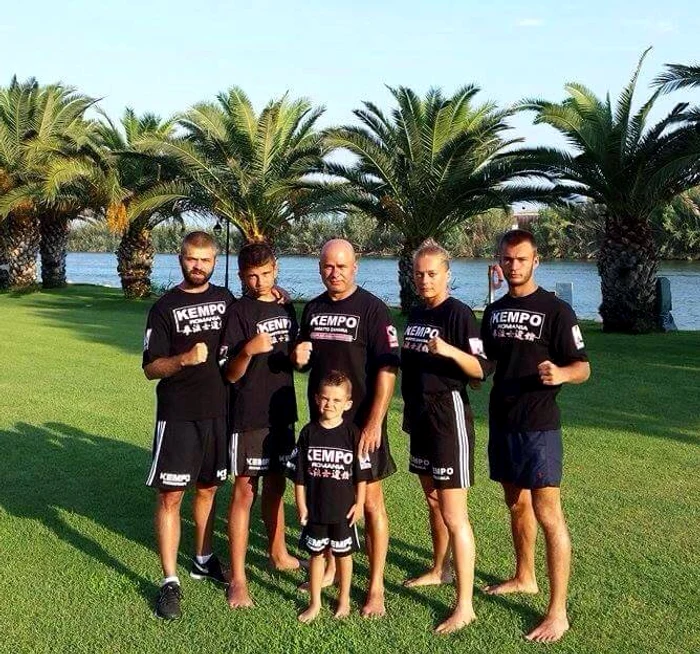 
    Luptătorii de kempo  