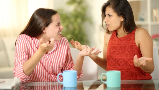 Cum reactionezi corect când esti jignit  Sursa foto shutterstock 2426984583 jpg