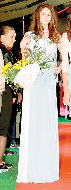 Rebecca a purtat hainele unei turcoaice