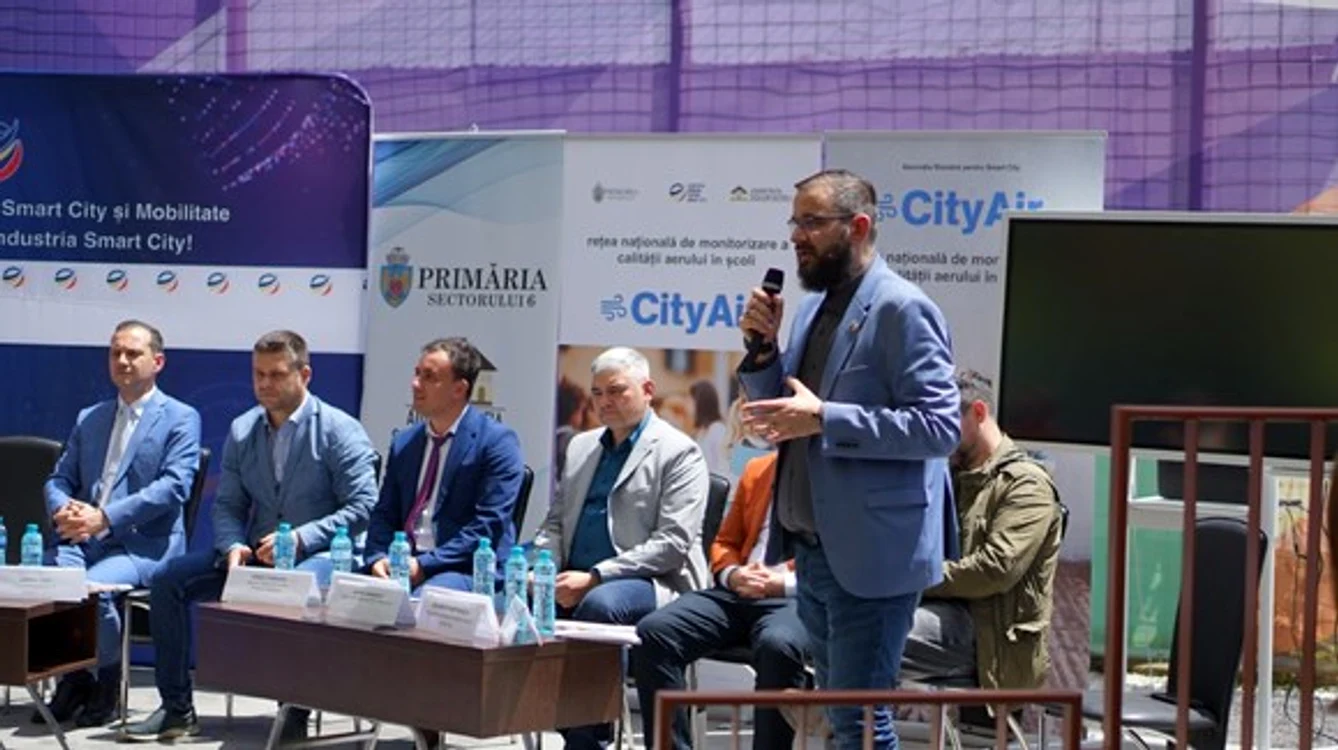 Autorități locale, centrale, dar și medici s-au întâlnit pentru a disuta despre problema poluării în București, la lansarea proiectului City AirFoto: Primăria sectorului 6