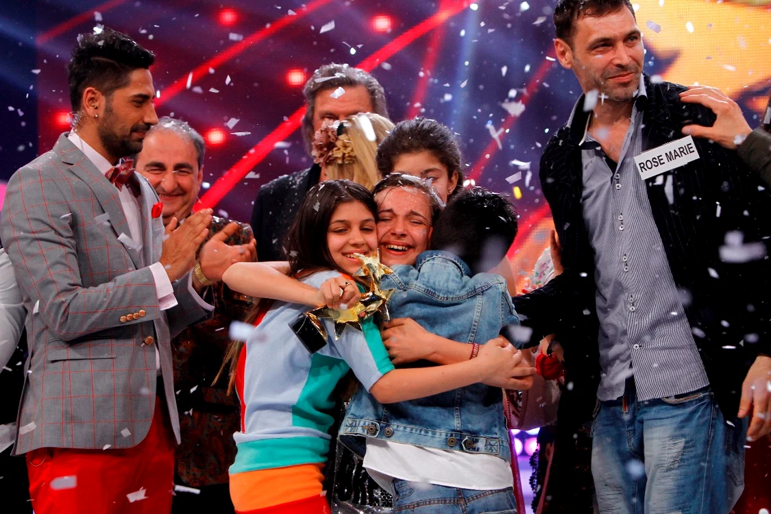 
    Omar Arnaout (13 ani), Vanessa Mârzăvan (12 ani) și Rose-Marie Lanciu (12 ani) sunt câștigătorii primelor tyrei sezoane ale concursului de talente pentru copii „Next Star” (Antena 1)foto: Antena 1  