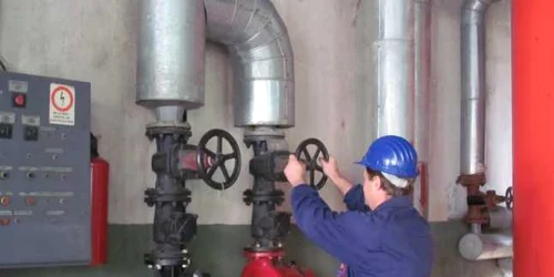 Centraliştii vor închide vanele