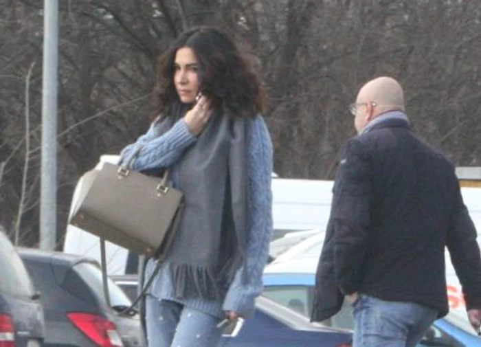 Oana Frigescu, surprinsă în oraș