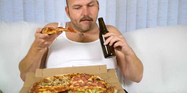 Din totalul de calorii consumate zilnic de un adult fără probleme de sănătate, doar 30 la sută ar trebui să reprezinte grăsimile