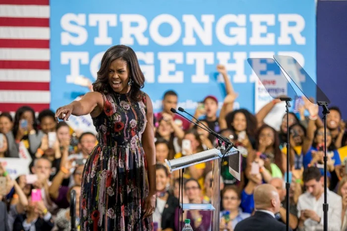 Prima doamnă a Statelor Unite Michelle Obama face campanie electorală pentru candidata democrată la preşedenţia Americii Hillary Clinton la Universitatea George Mason din Virginia. FOTO AFP