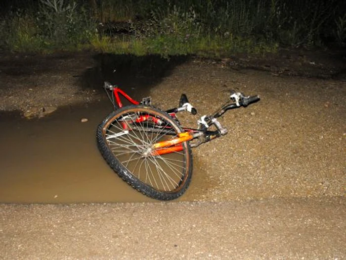 Rudele băiatului ucis în accident au vrut să-l atace pe şoferul autoturismului