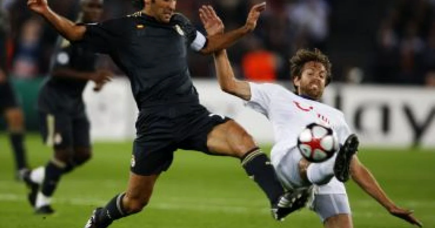FOTBAL: Raul face istorie la Madrid: 524 de meciuri jucate